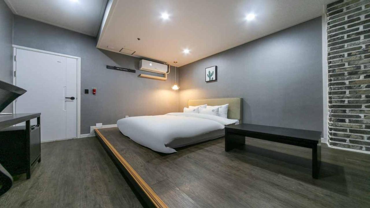 The Way Hotel Changwon Eksteriør billede